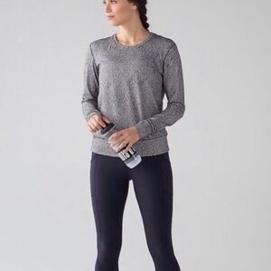 Lululemon Rush Hour Long Sleeve Shirt, Frozen Fizz White Black, Size 8